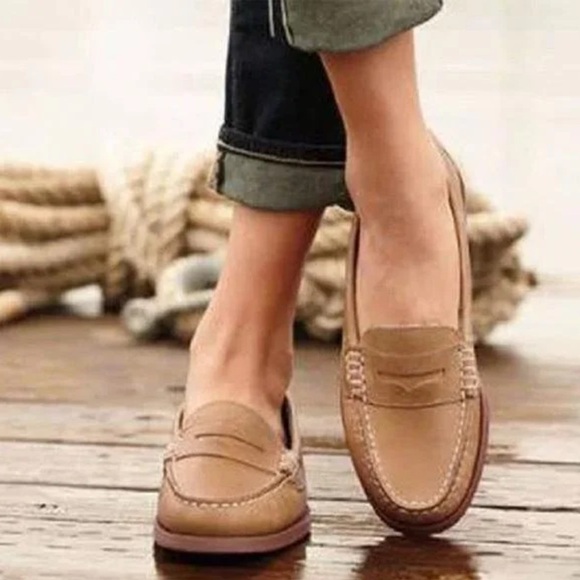 Sperry tan leather top-sider loafer with non marking soles - Picture 2 of 3